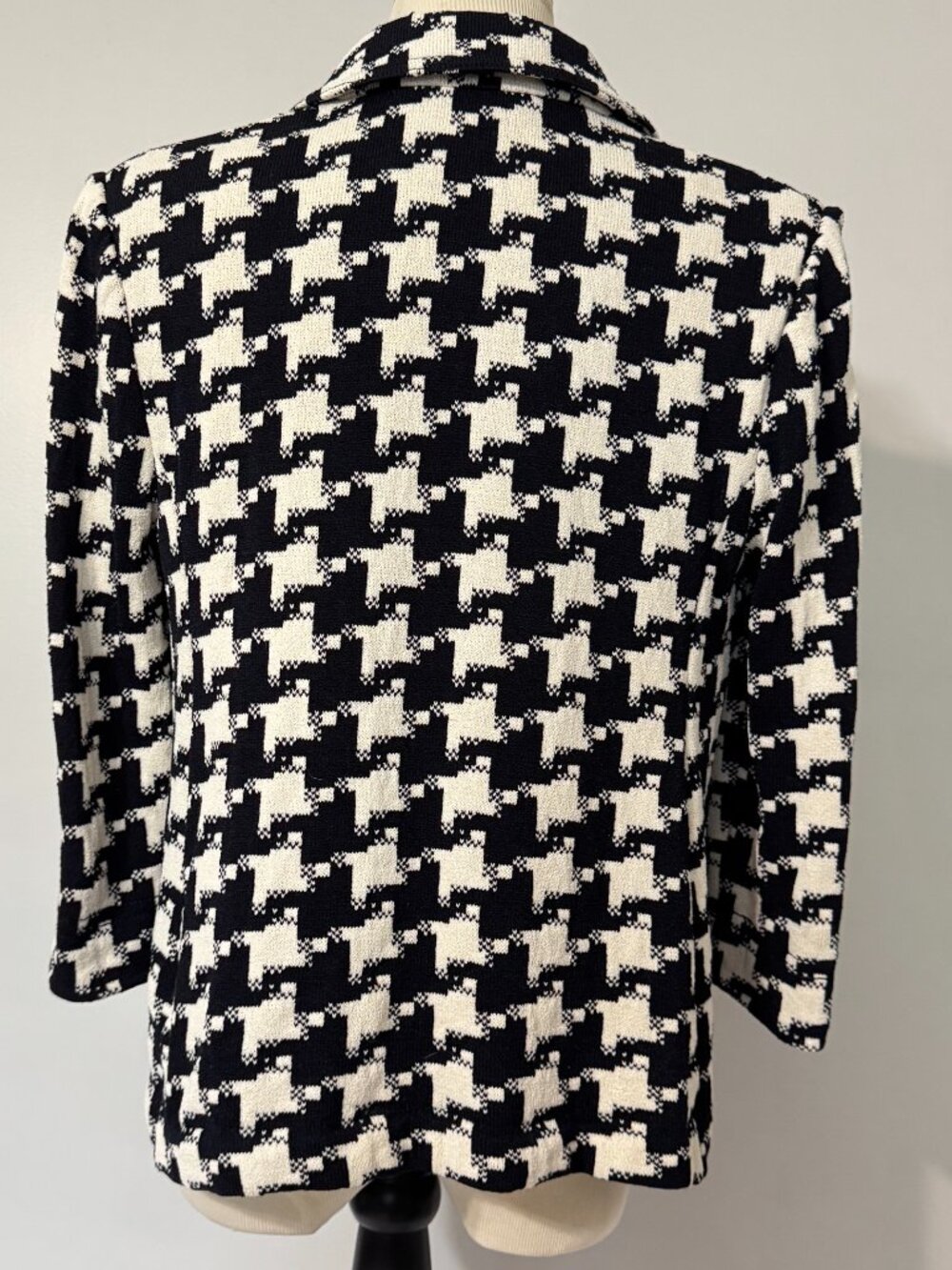 ST. JOHN COLLECTION Vintage Houndstooth Blazer - Picture 3 of 12
